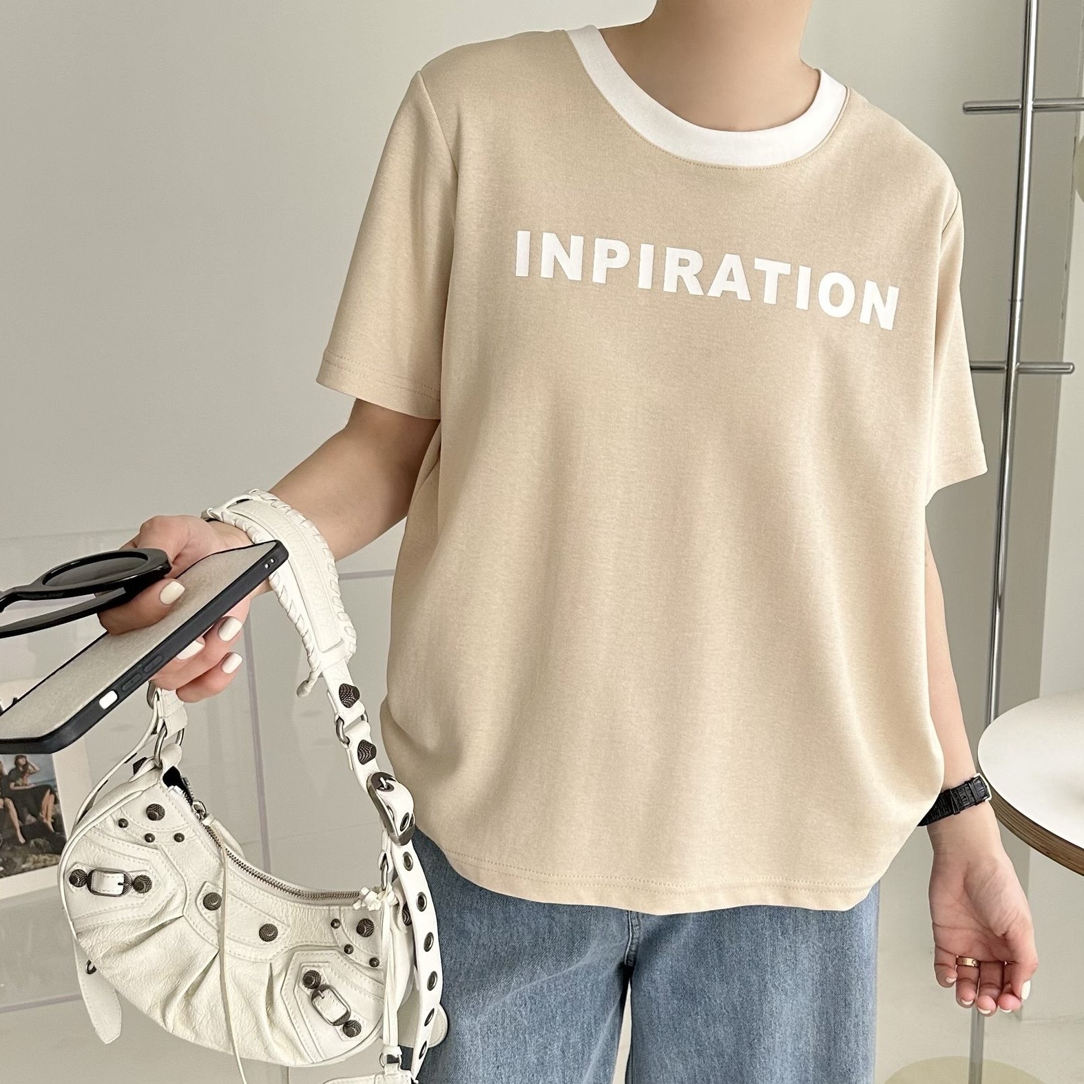 【BONNIE】撞色邊英文字TEE