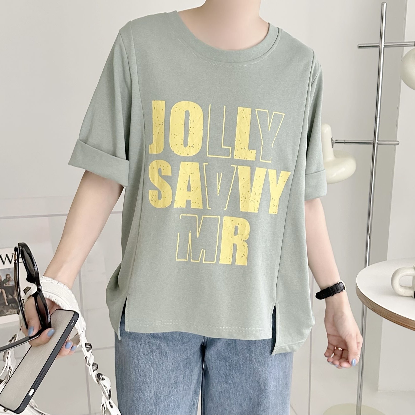 【BONNIE】英文字反袖TOP