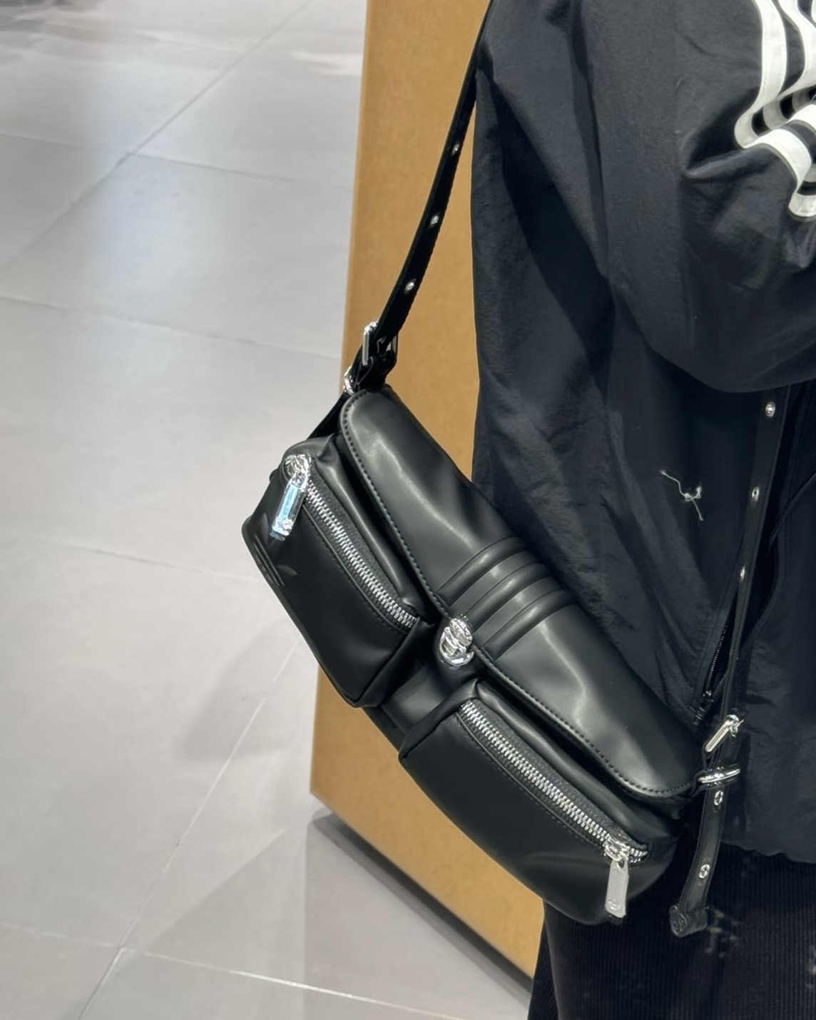 【預購】ADIDAS ORIGINALS 可調節腋下單肩包 KC1416