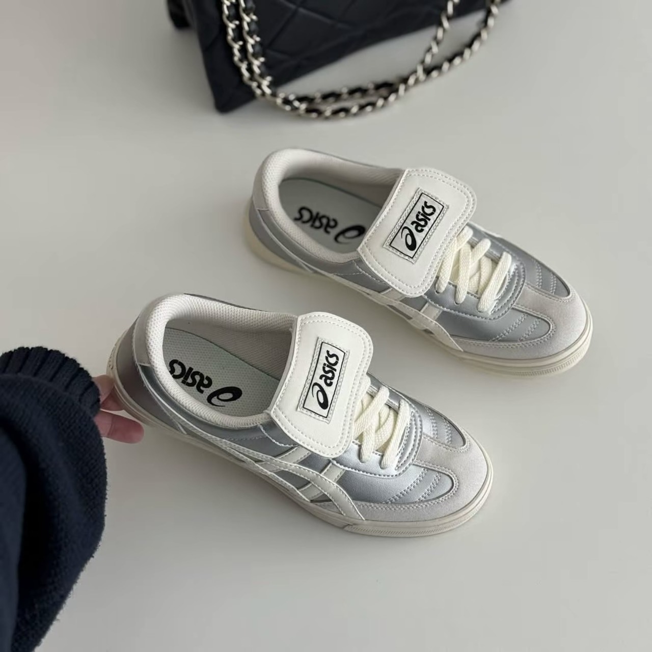 【預購】ASICS AARON 2.0 翻蓋鞋舌 奶油銀白 1203A720020