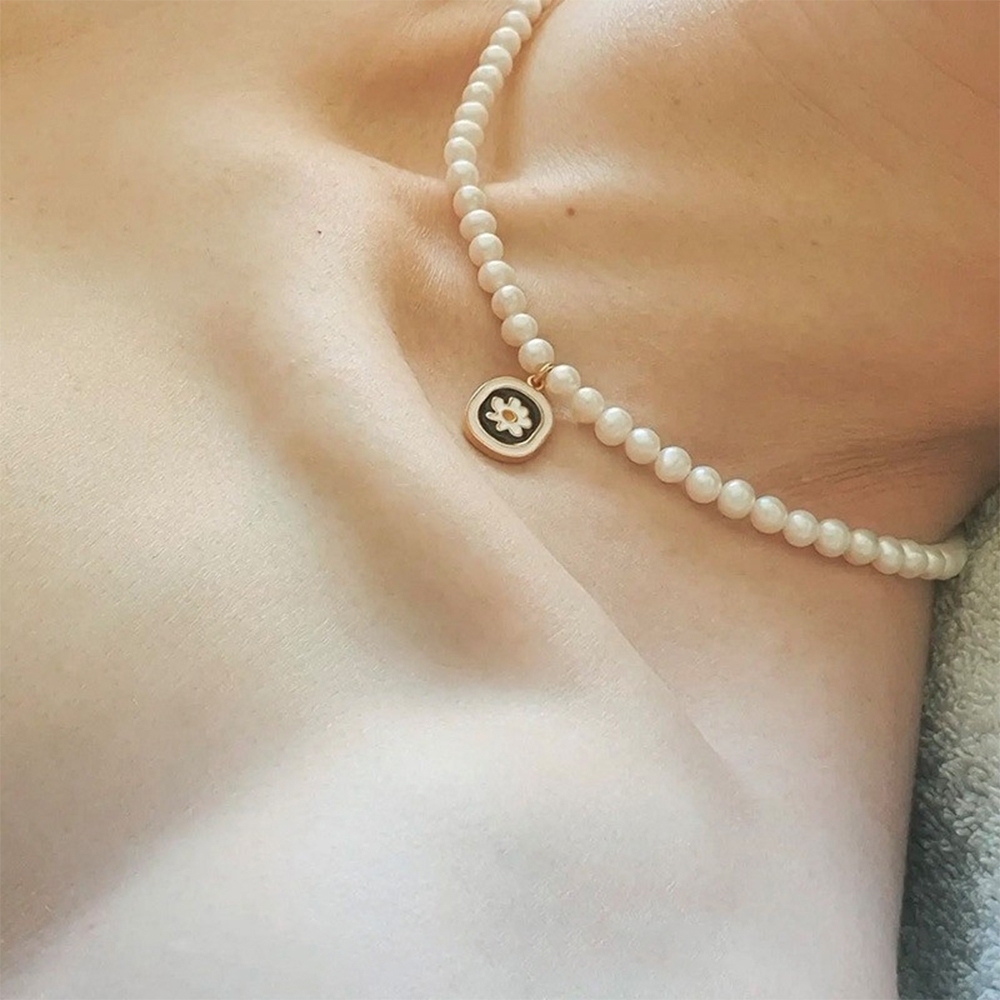 小雛菊吊牌珍珠鏈 歐美項鍊 珍珠項鍊 小香項鍊 復古項鍊 珐琅項鍊 巴羅克珍珠項鍊 短項鍊 鎖骨鏈 生日禮物 213