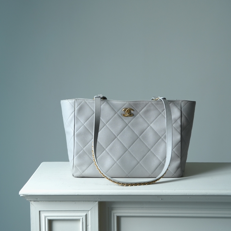 Chanel 灰色購物托特包