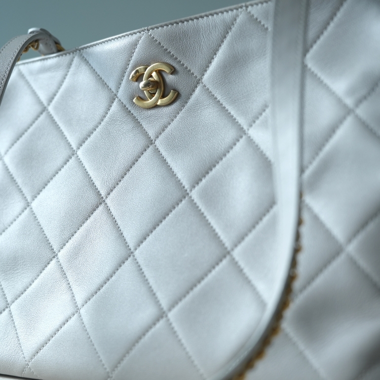 Chanel 灰色購物托特包