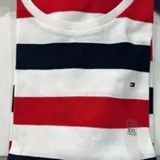 [S] TOMMY HILFIGER TOMMY HILFIGER OPTIC WHITE MULTICOLOR RUGBY STRIPE T-SHIRT, XW04733-100 (STH1118)