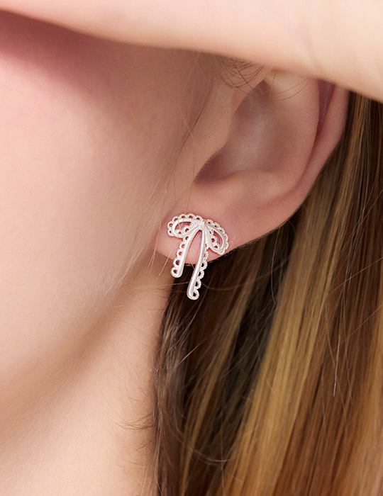 【925純銀】可愛蕾絲蝴蝶結。銀針耳環