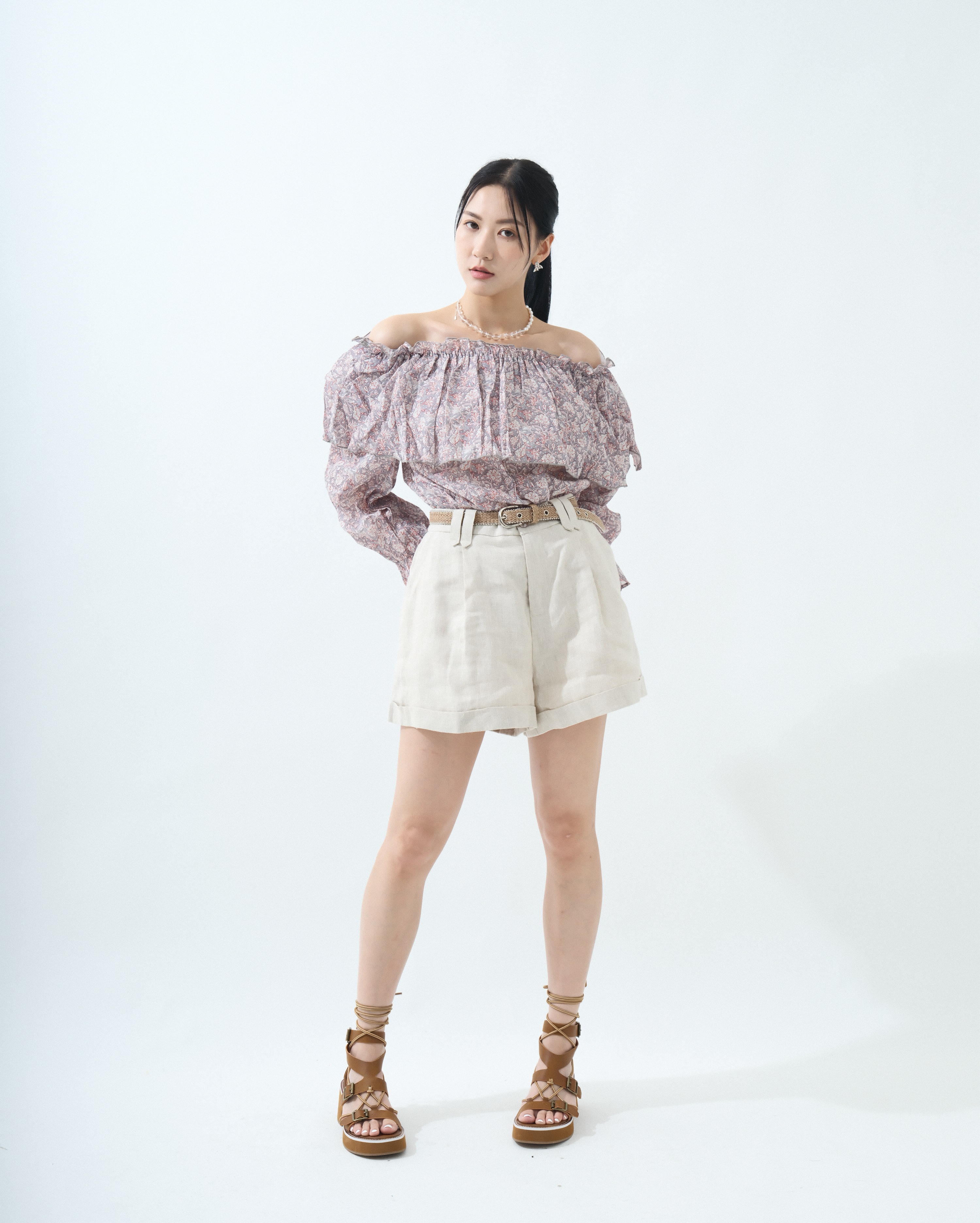 碎花棉麻荷葉拉肩上衣 (*現貨款式）