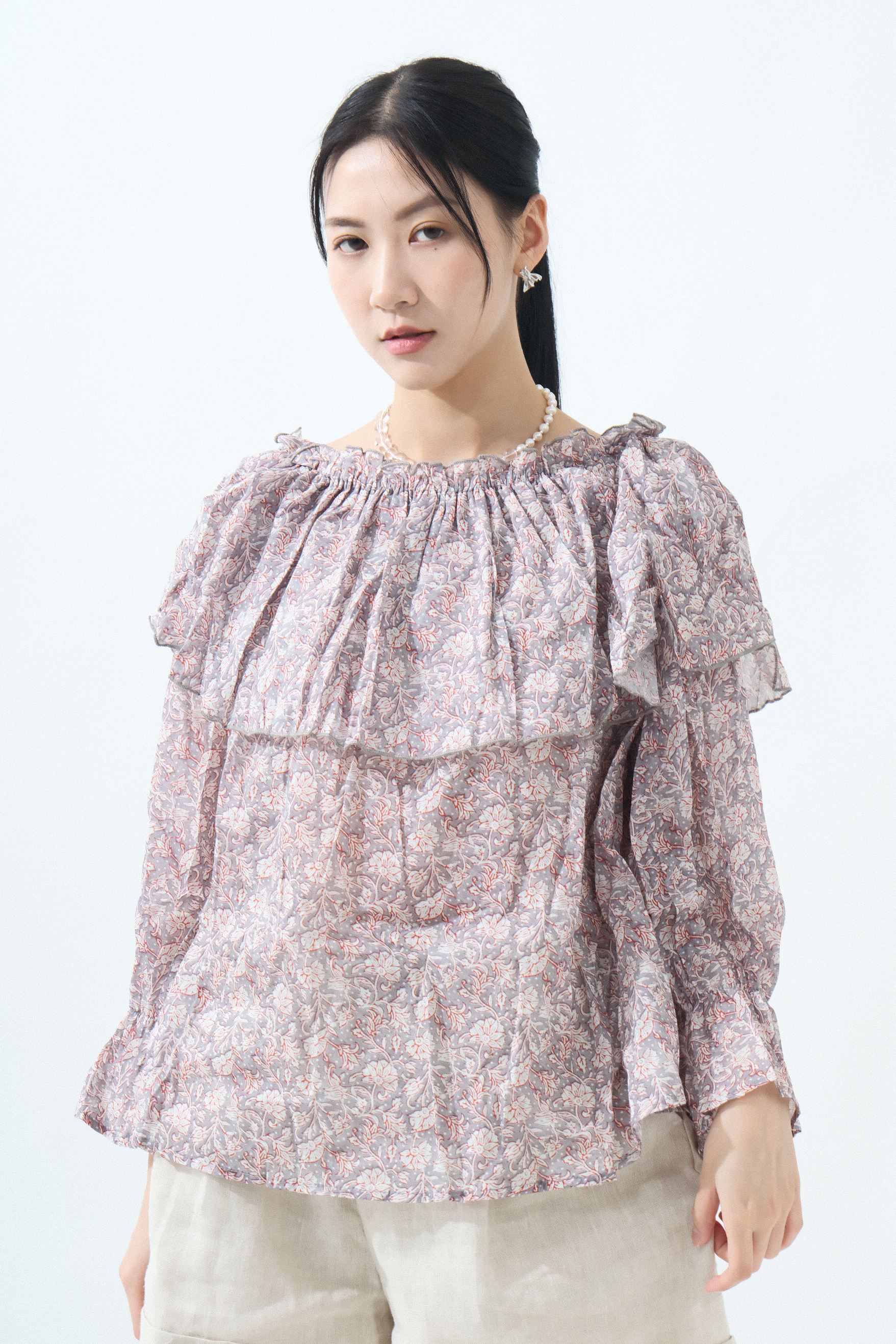 碎花棉麻荷葉拉肩上衣 (*現貨款式）