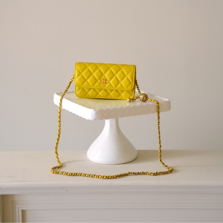 Chanel 黃色金球手機包 新款雷標