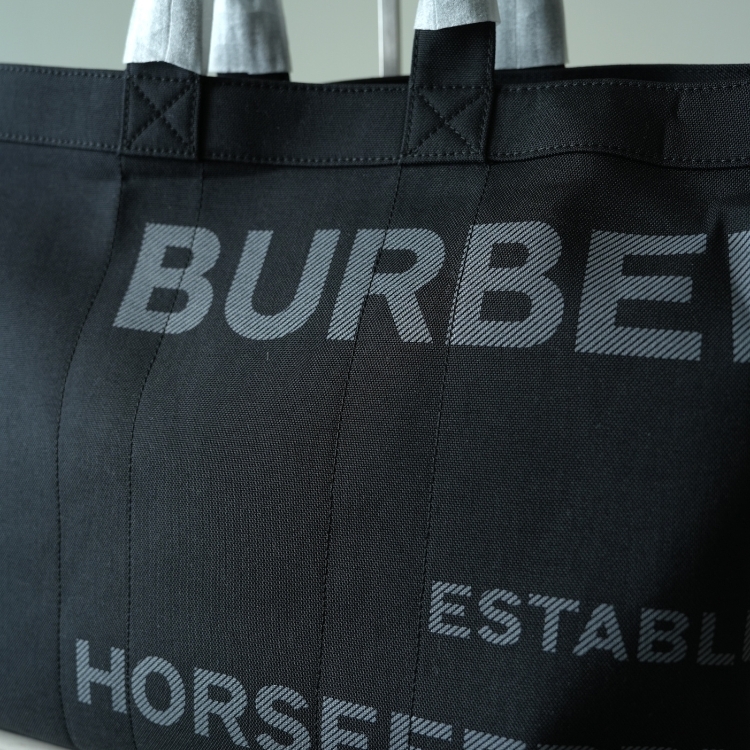 Burberry 黑色購物包