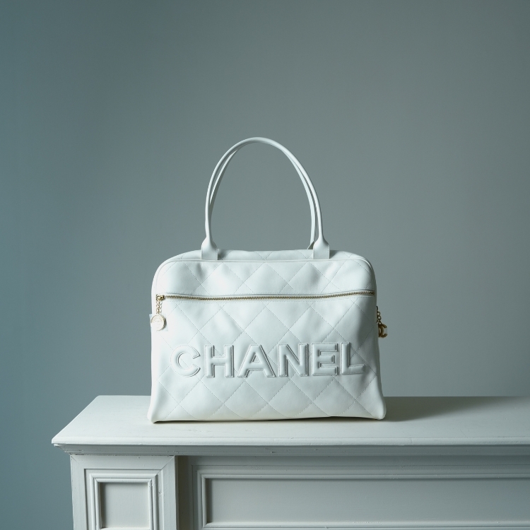 Chanel 白色 Maxi 保齡球包