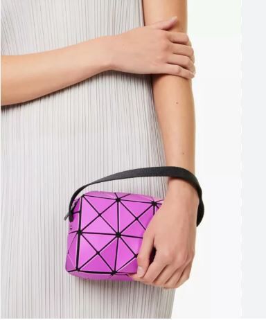 [現貨優惠]BAO BAO ISSEY CUBOID 側背包 (火龍果紅)