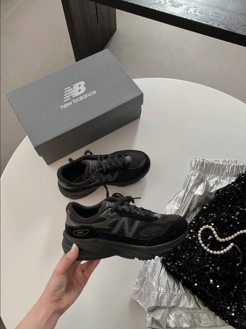 【預訂】New Balance 990 V6 全黑-GS