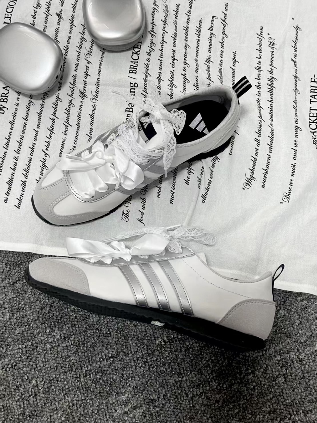 ADIDAS VS JOG 2.0 銀月之舞 訂製鞋 奶栗星 米灰蕾絲芭蕾  JR4653（Team1225-銀月之舞）