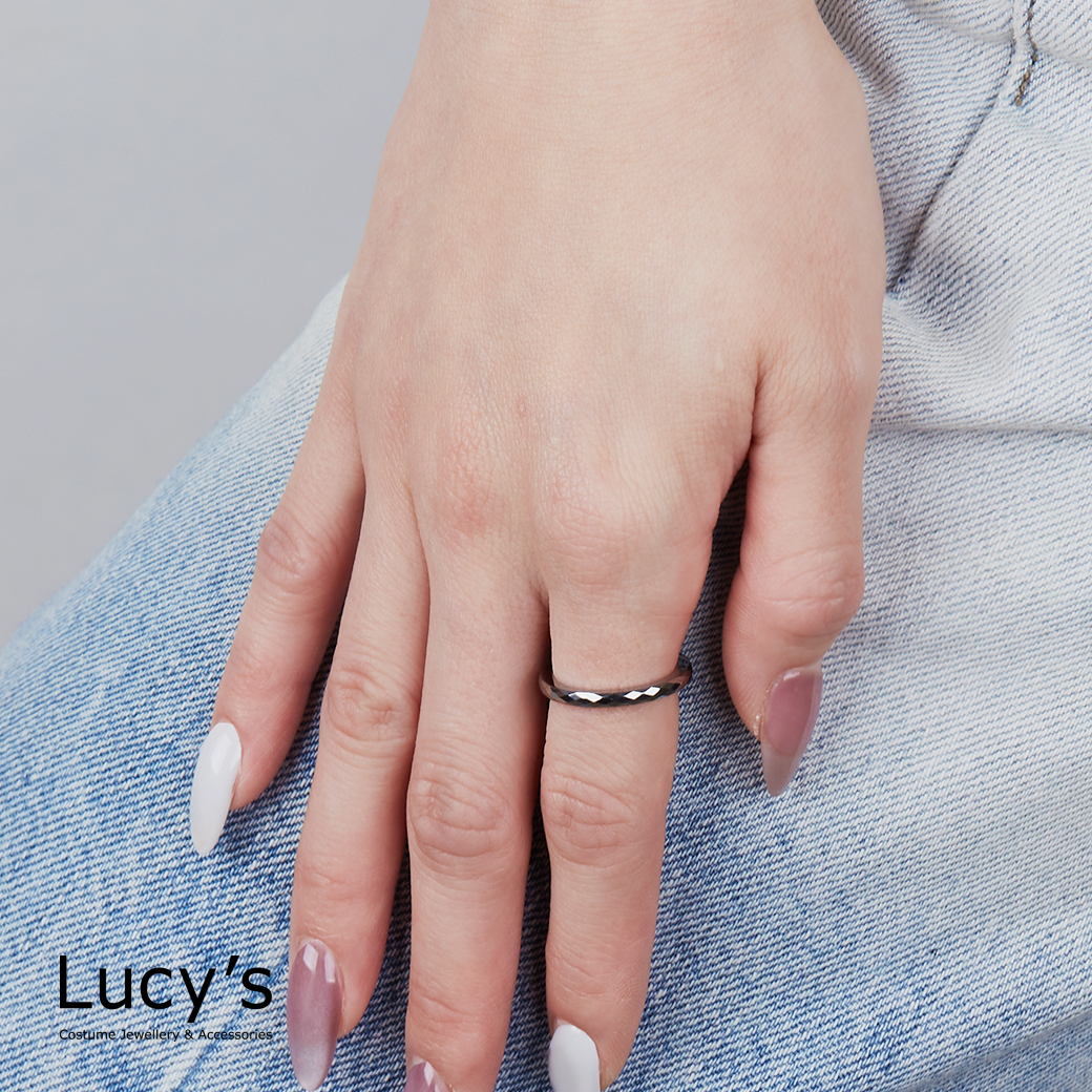 鎢鋼戒｜2MM密菱格切割 (灰) 戒指 (112320-117019)