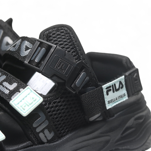 【下殺↘$990】FILA 涼拖鞋 全黑 LOGO 厚底 運動涼鞋 女 4S324Z000