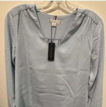 [S] TOMMY HILFIGER SKY BLUE V-NECK RELAXED FIT TOP, 76J5492-450 (STH1152)