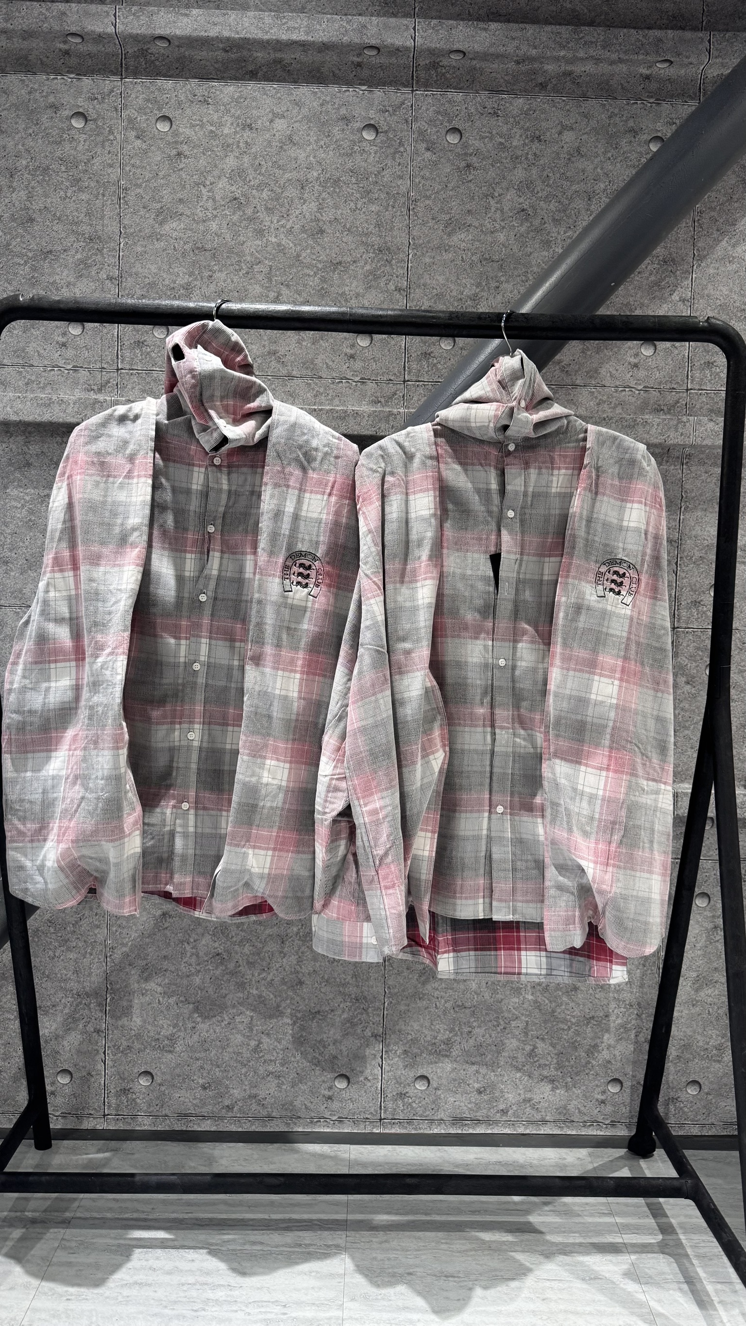 BLINDNOPLAN  EXITMODE 連帽遮面 格纹襯衫