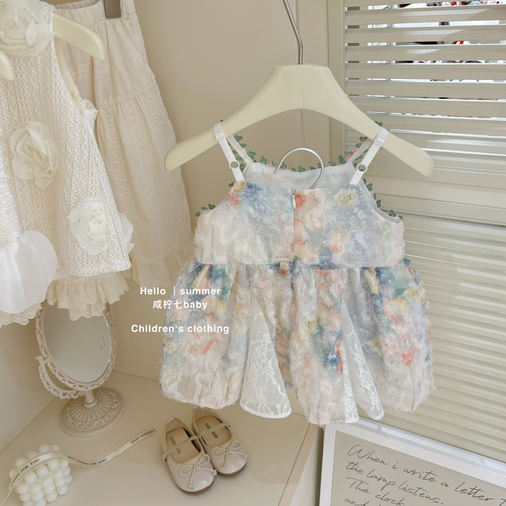 法式花朵吊帶蕾絲洋裝