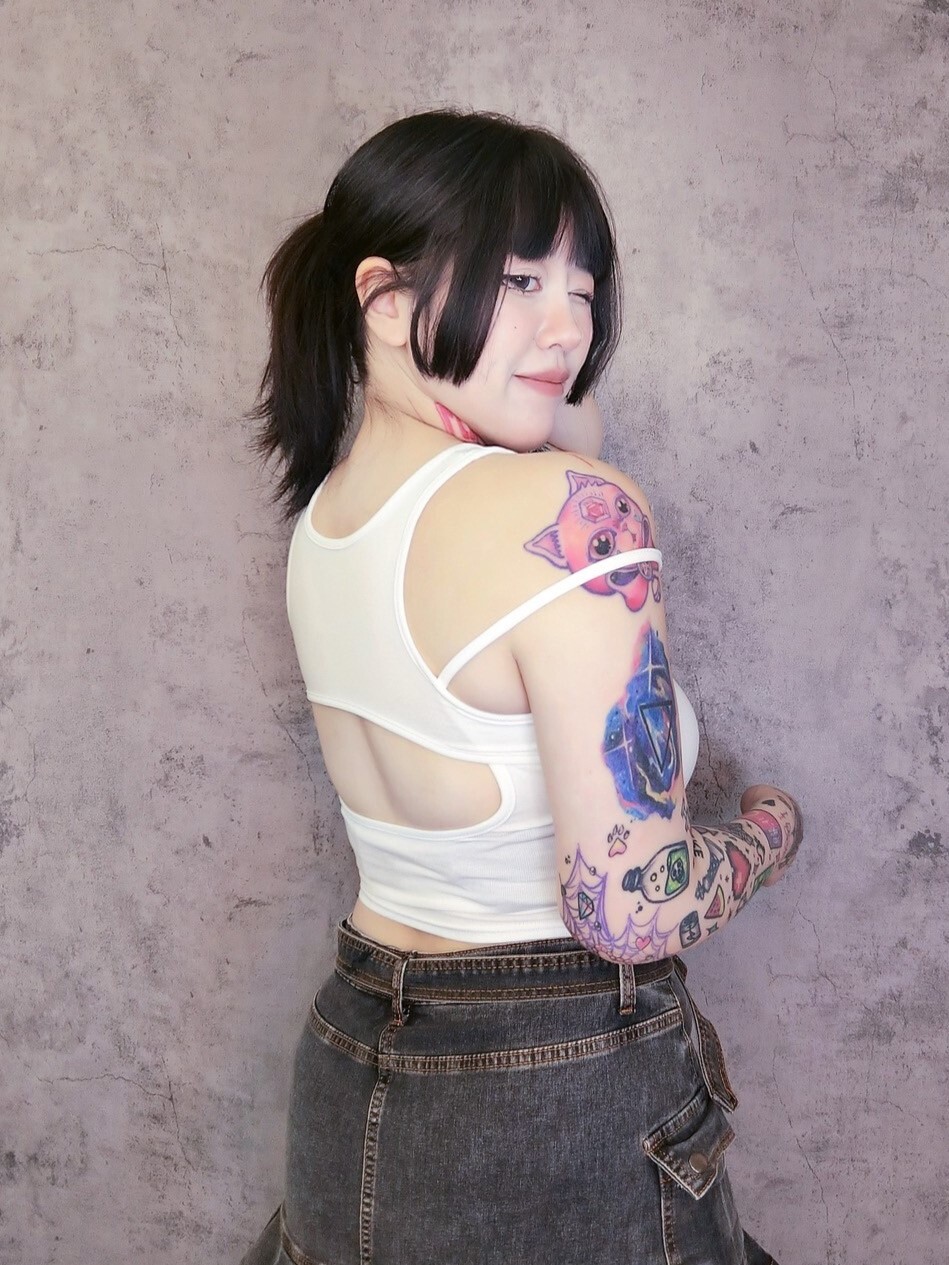 開胸造型綁帶挖肩背心