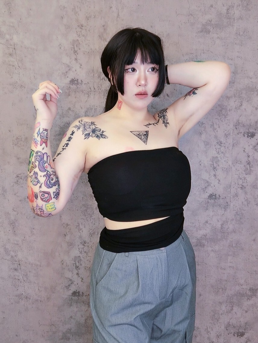 繃帶平口開腰造型上衣