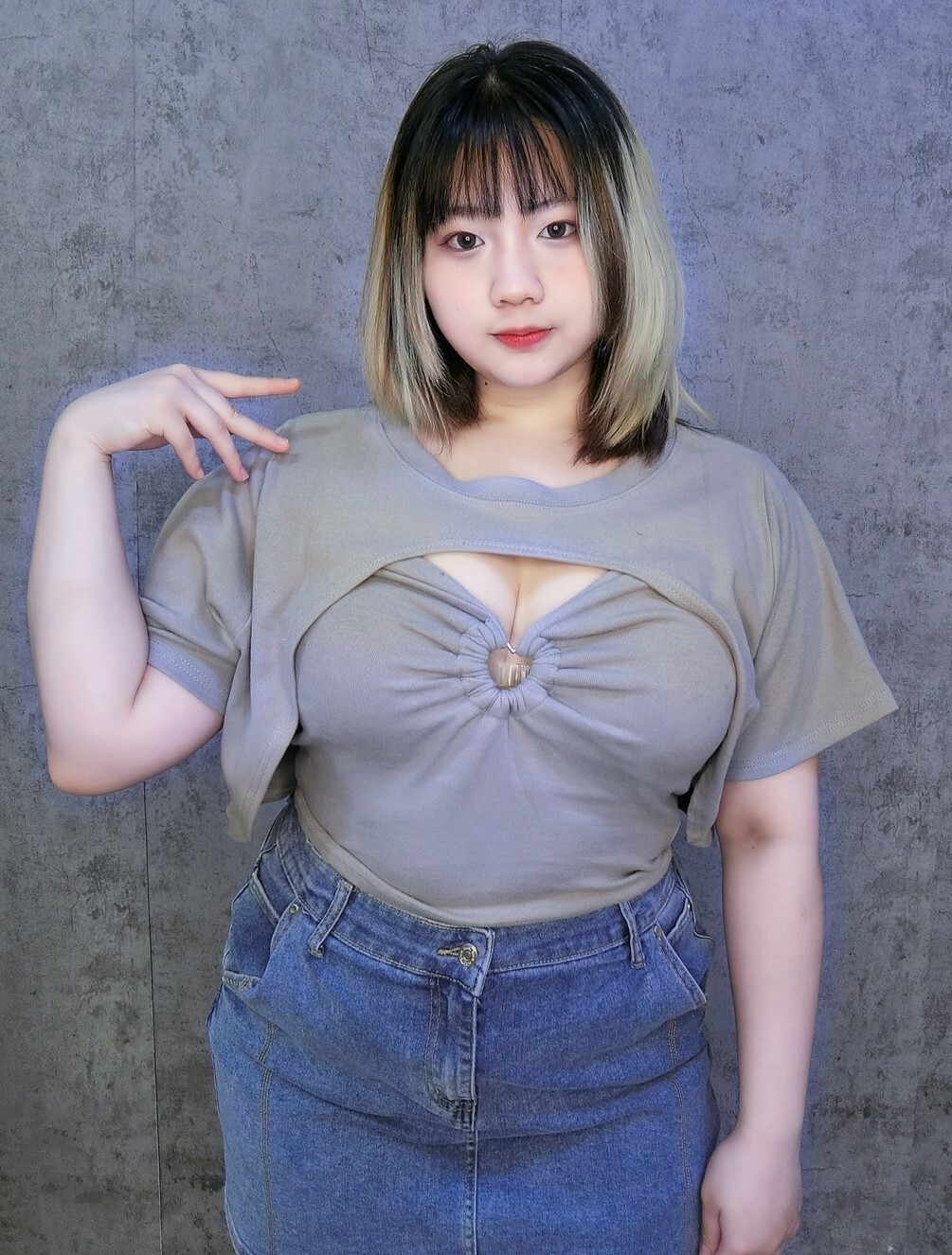 愛心環背心+短版造型T 兩件套