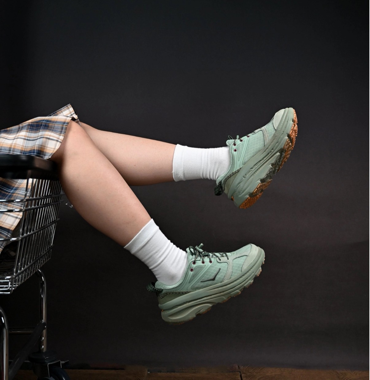 BEAMS x HOKA Bondi B3 LS 跑鞋 綠色