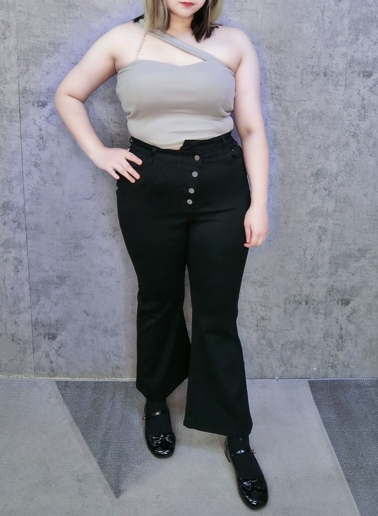 不規則四排扣顯瘦喇叭褲