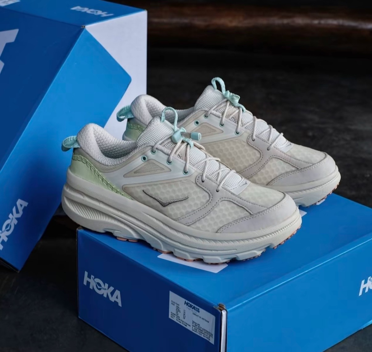 HOKA Bondi B3 LS 米色跑鞋 男女同款