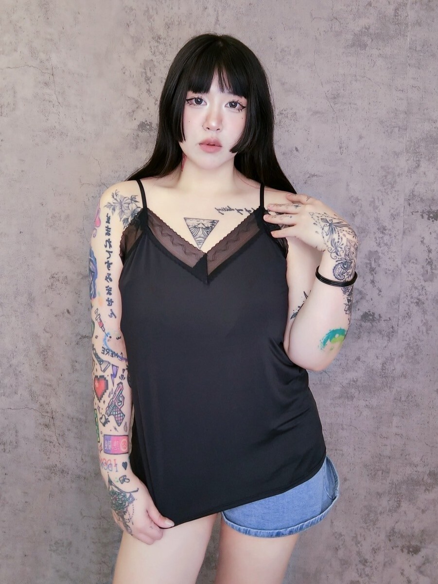 蕾絲造型邊冰絲涼感背心