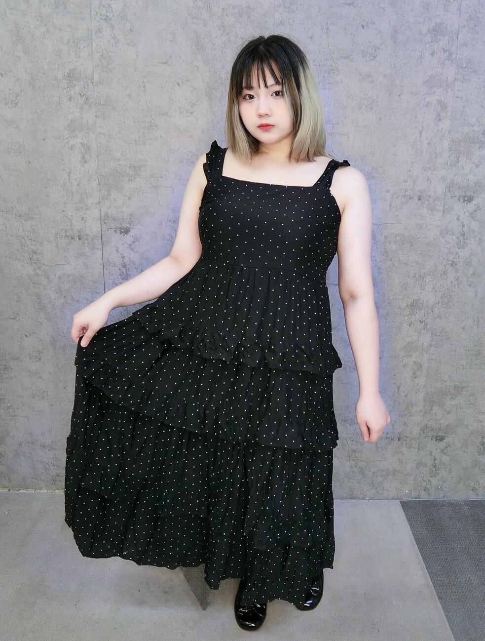 荷葉邊點點蛋糕長裙