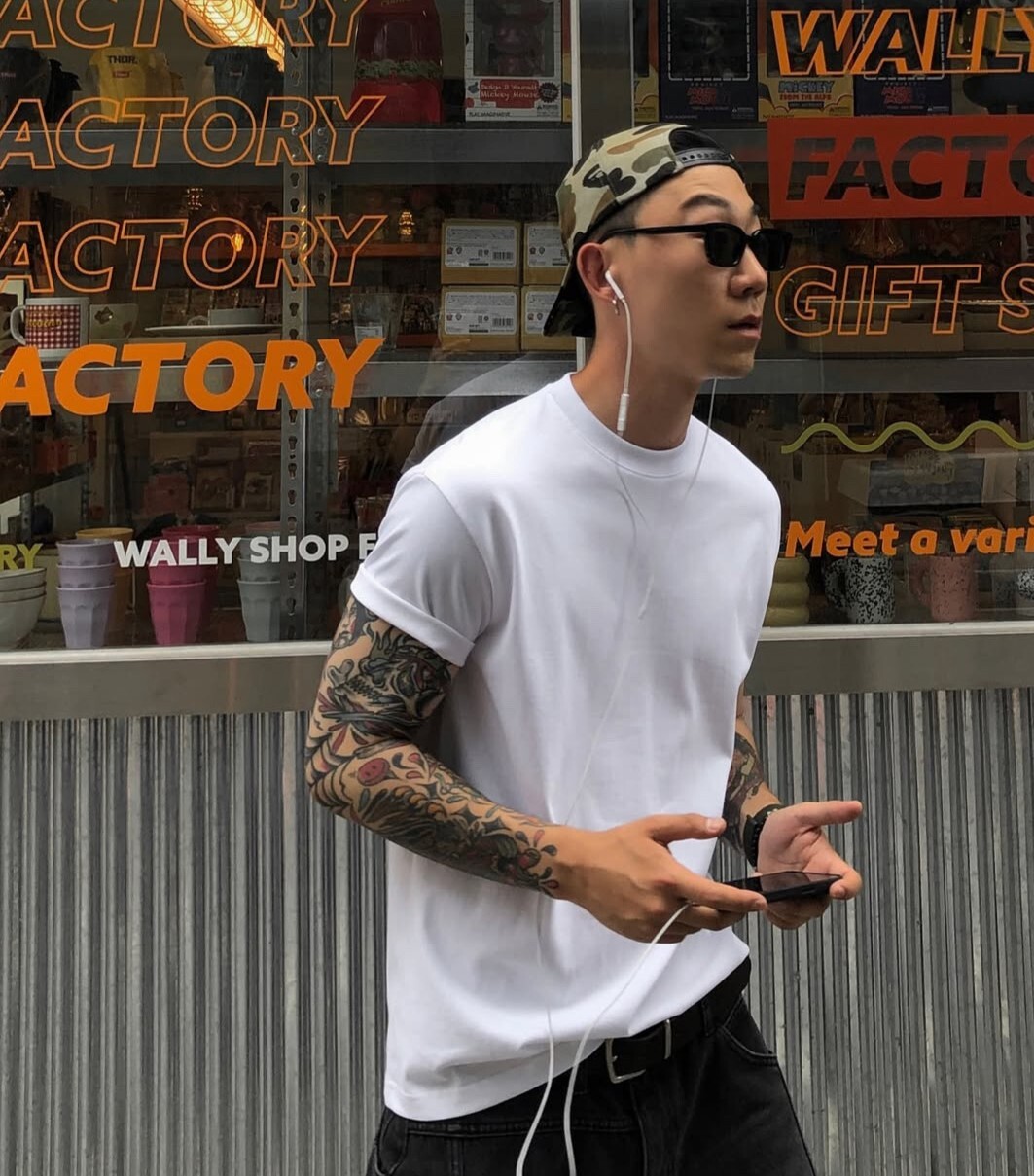 《K》微立領彈性緊繃素T