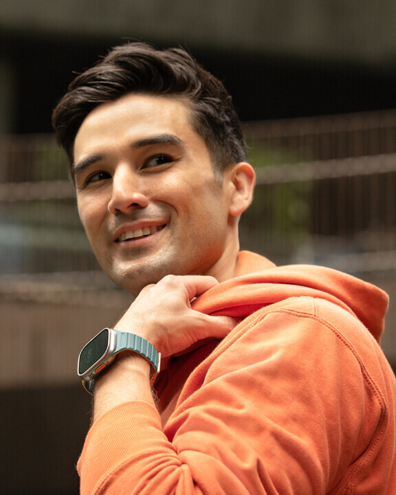 UNIQ Revix EVO Apple Watch 雙色矽膠磁吸錶帶