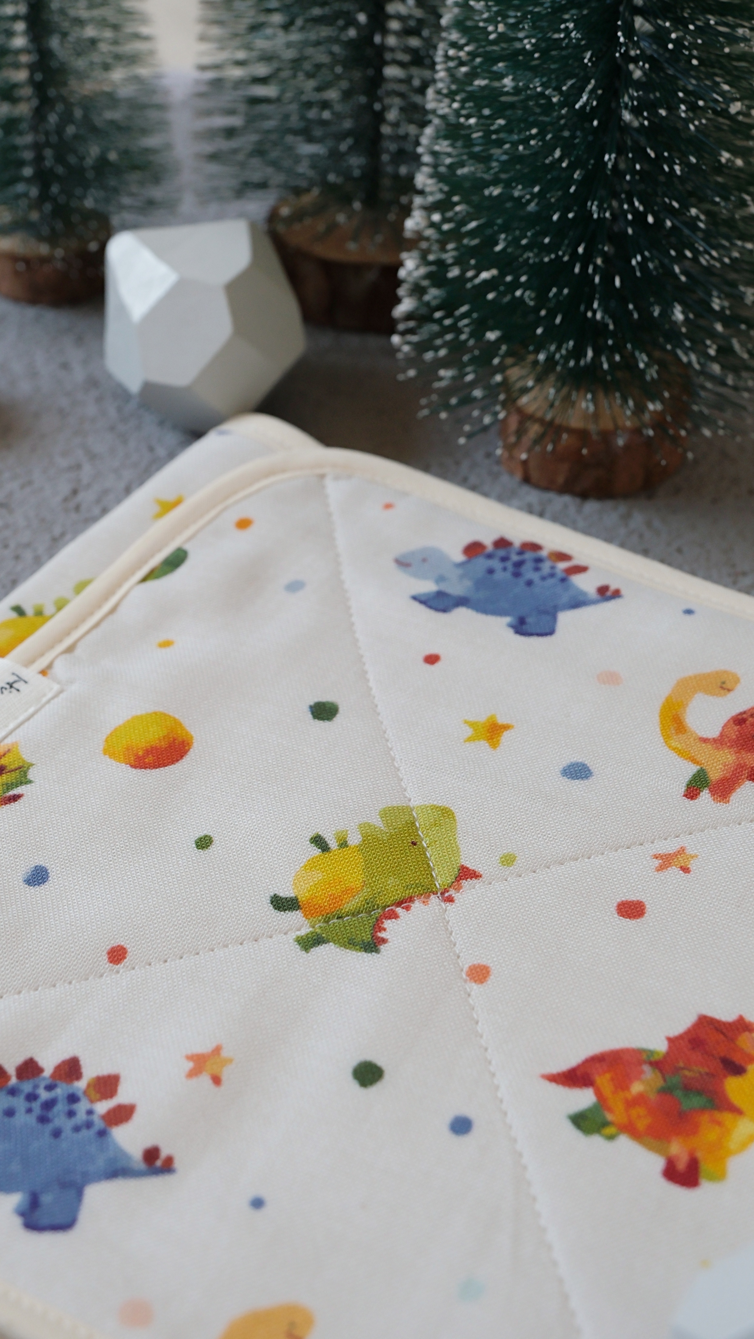 Hi Y.P store-超靜音柔軟肚圍-恐龍星球