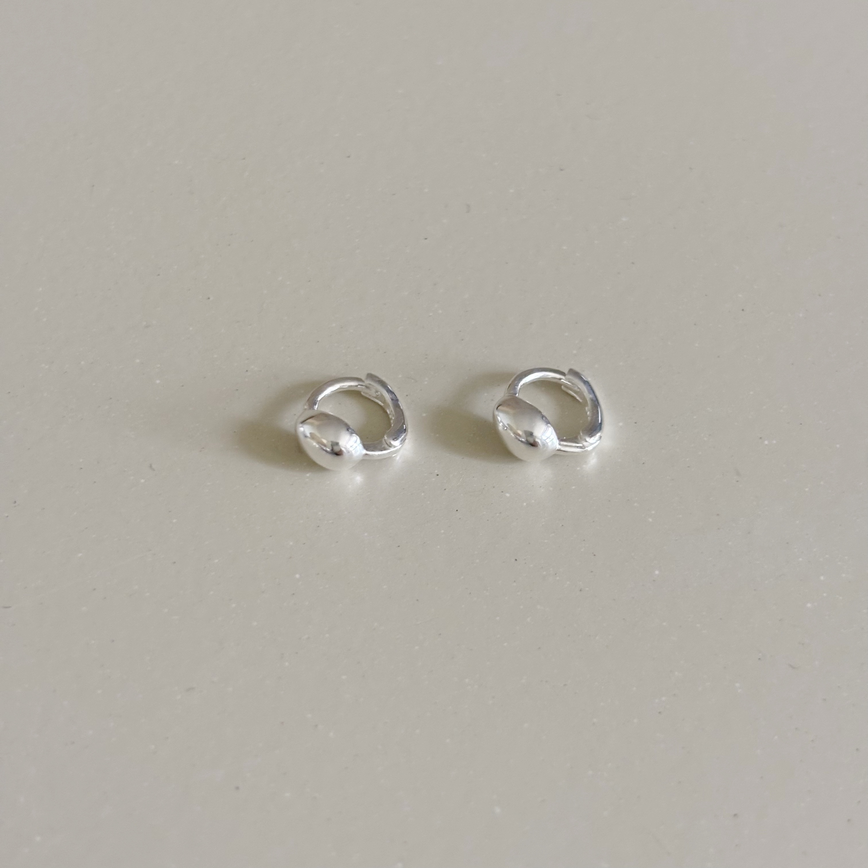 厚實水滴耳骨圈