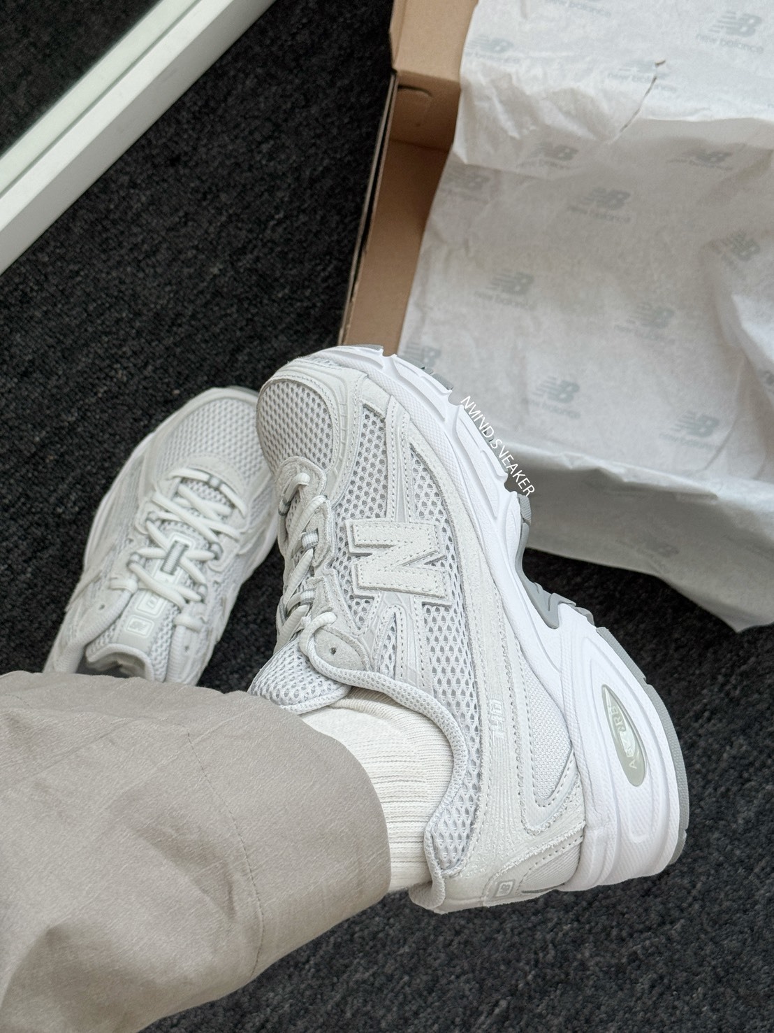 <IU同款💗>New Balance 740 芝麻牛奶