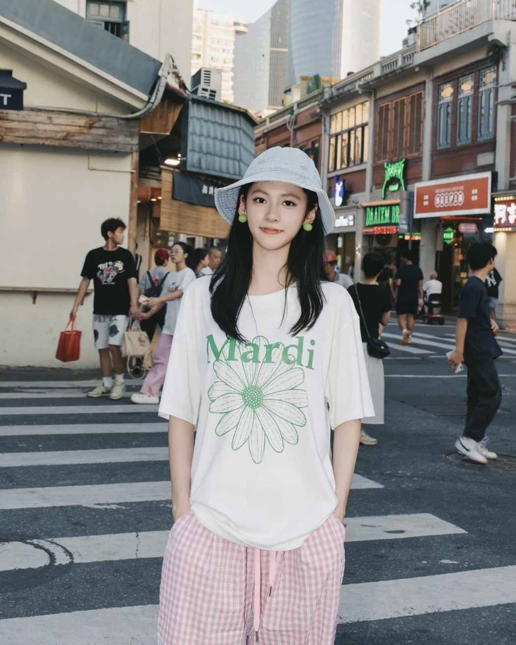 #韓國連線預購 Mardi Mercrdei 花花短踢 經典LOGO 兩色