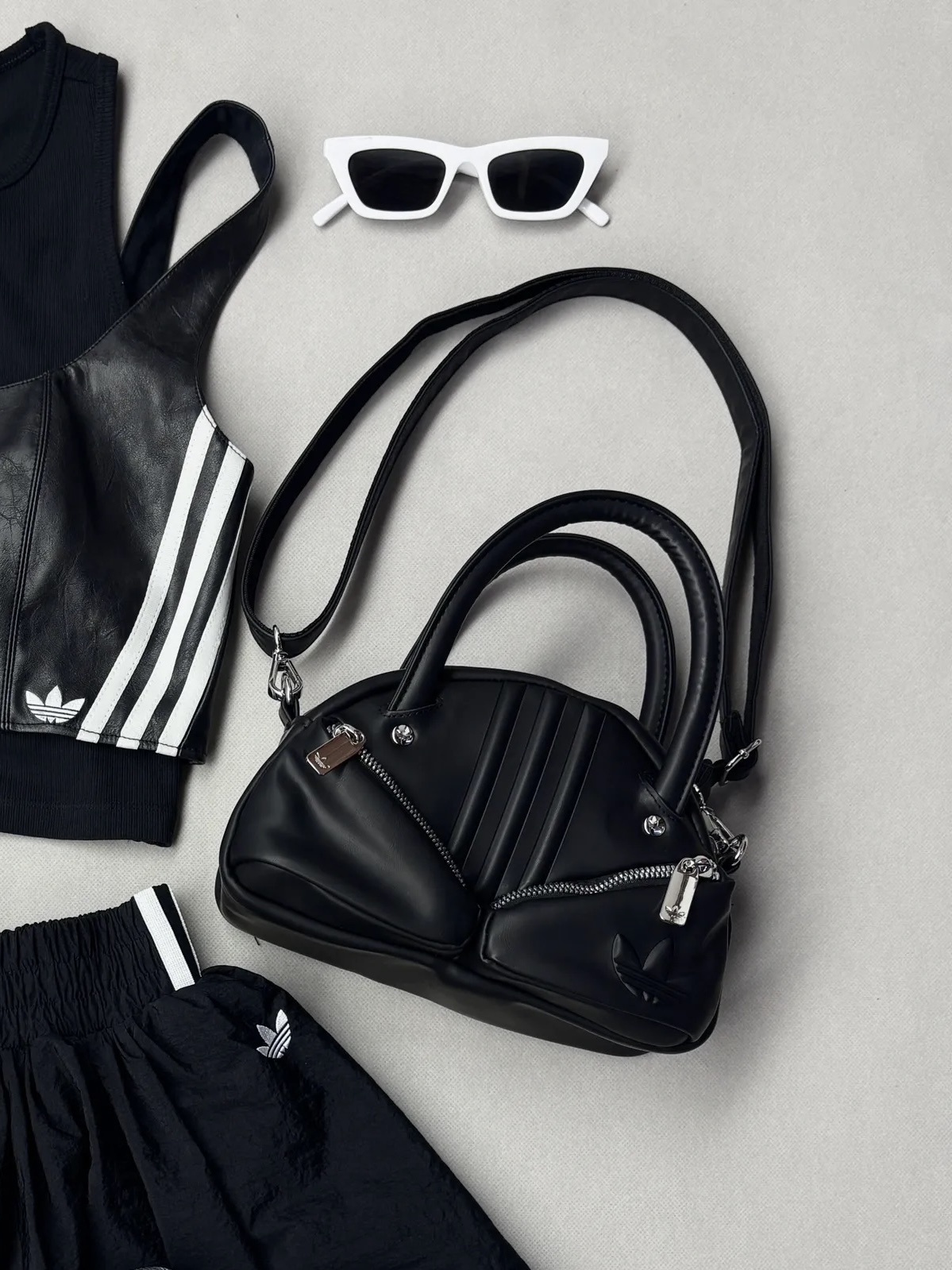 ADIDAS 波士頓包 側背包 手提包 黑色 金屬 可調節 KC1415 / 預購