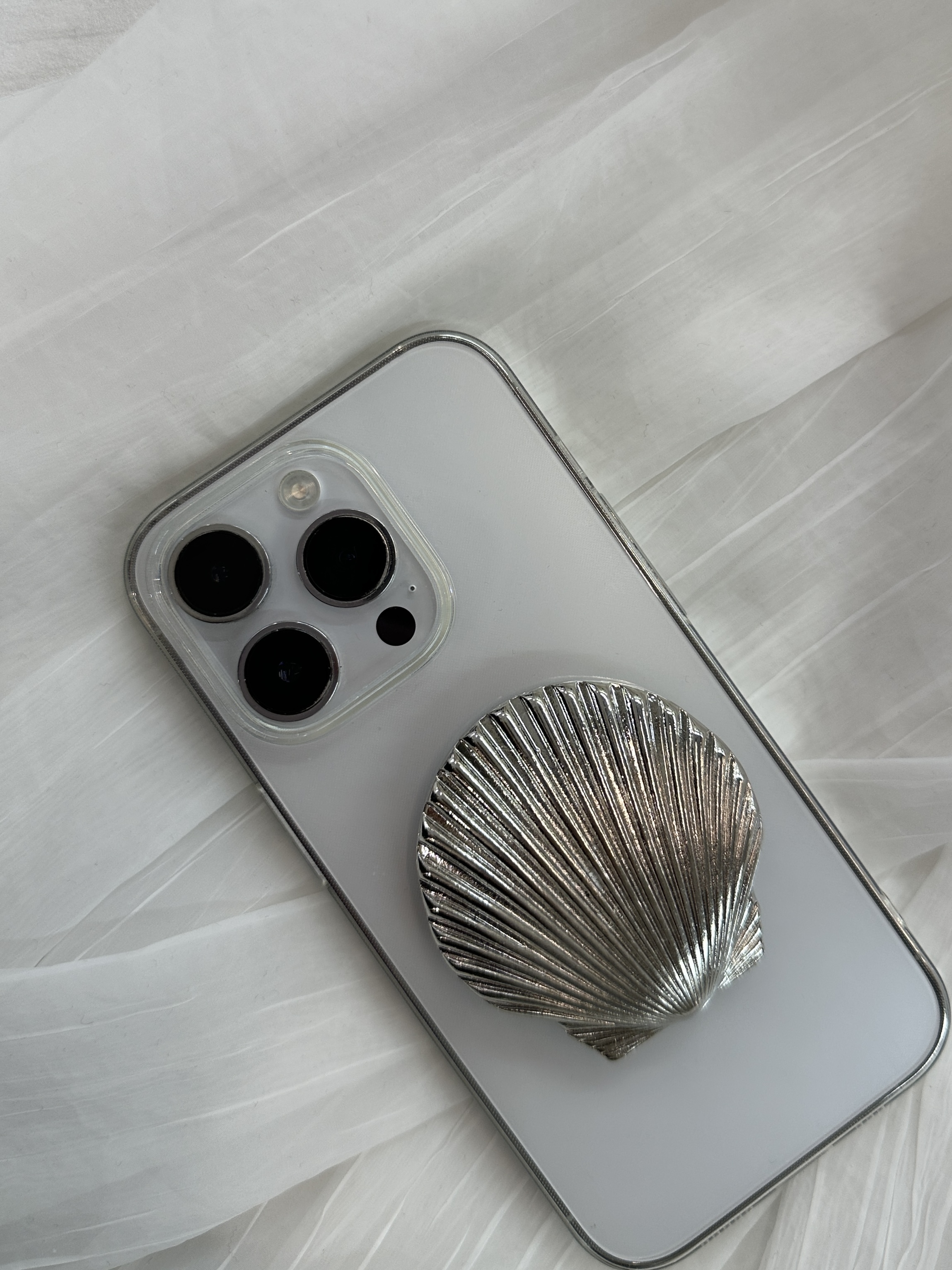 Shell mobile phone holder