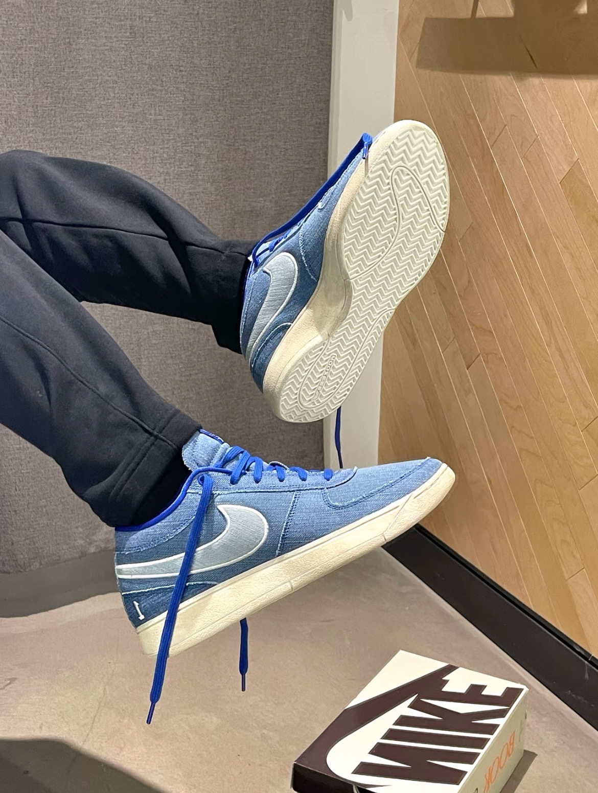 Nike Men's Book 1 
