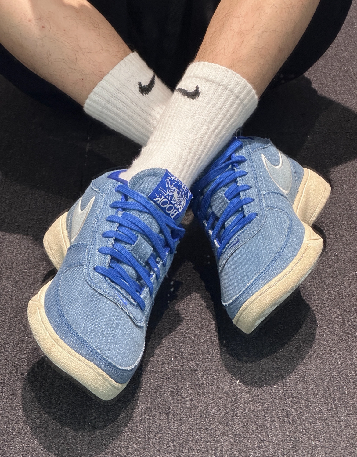 NIKE BOOK 1 