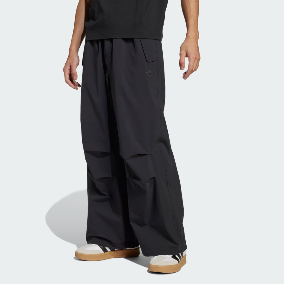 【 adidas P ESS PARACHUTE 降落傘寬褲 - 黑 】