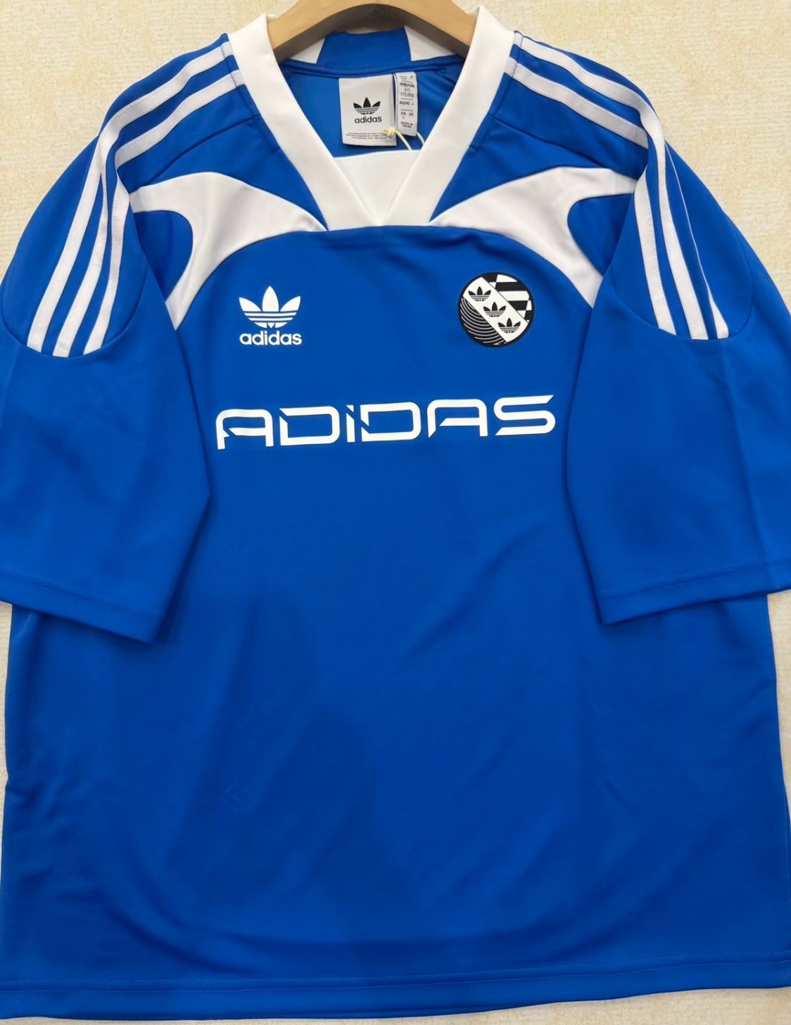 adidas 三葉草 三條線 V領短袖足球T 藍色 男款