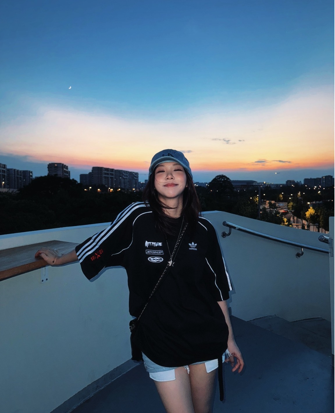 adidas 三葉草 MOTORCOR 復古條紋短袖Tee 黑白