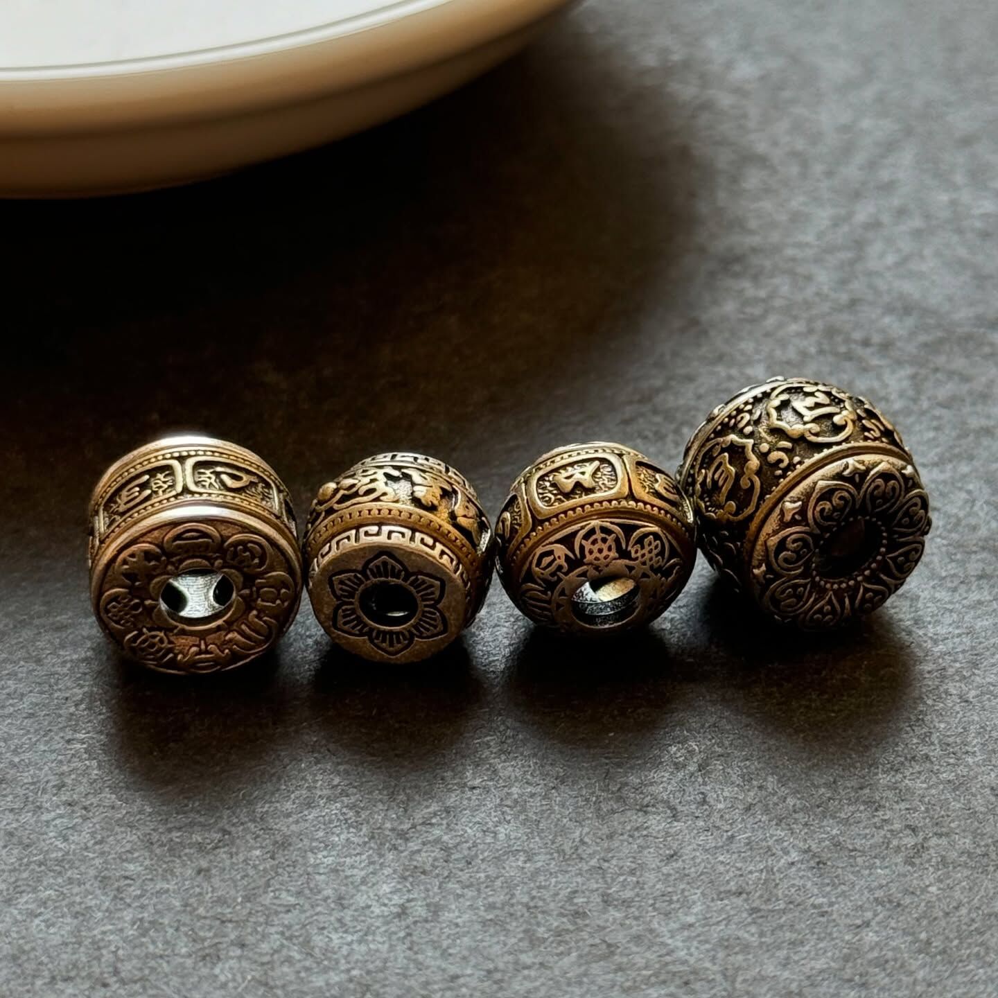 [原石] 金屬隔珠配件 六字箴言 水晶手串隔珠