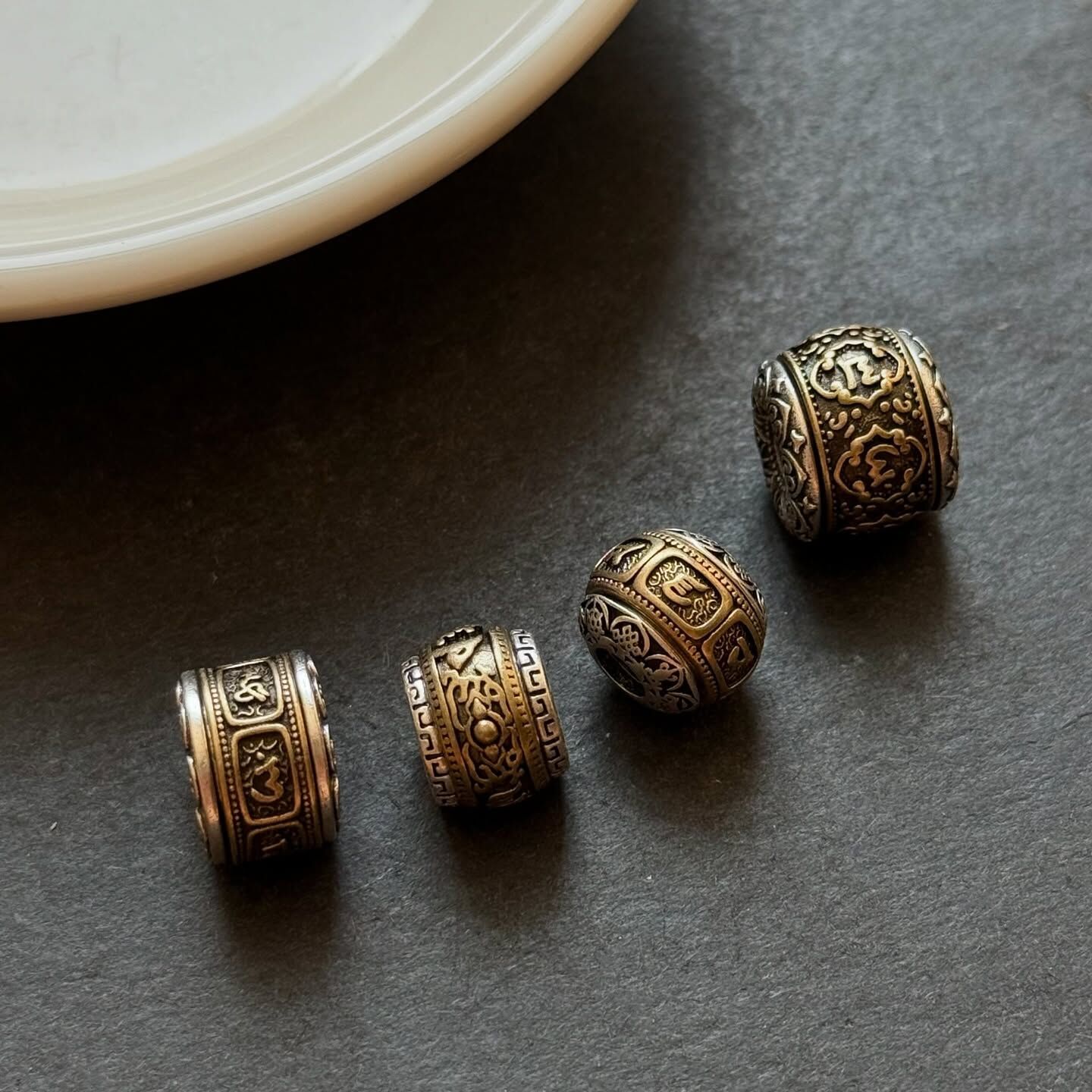 [原石] 金屬隔珠配件 六字箴言 水晶手串隔珠