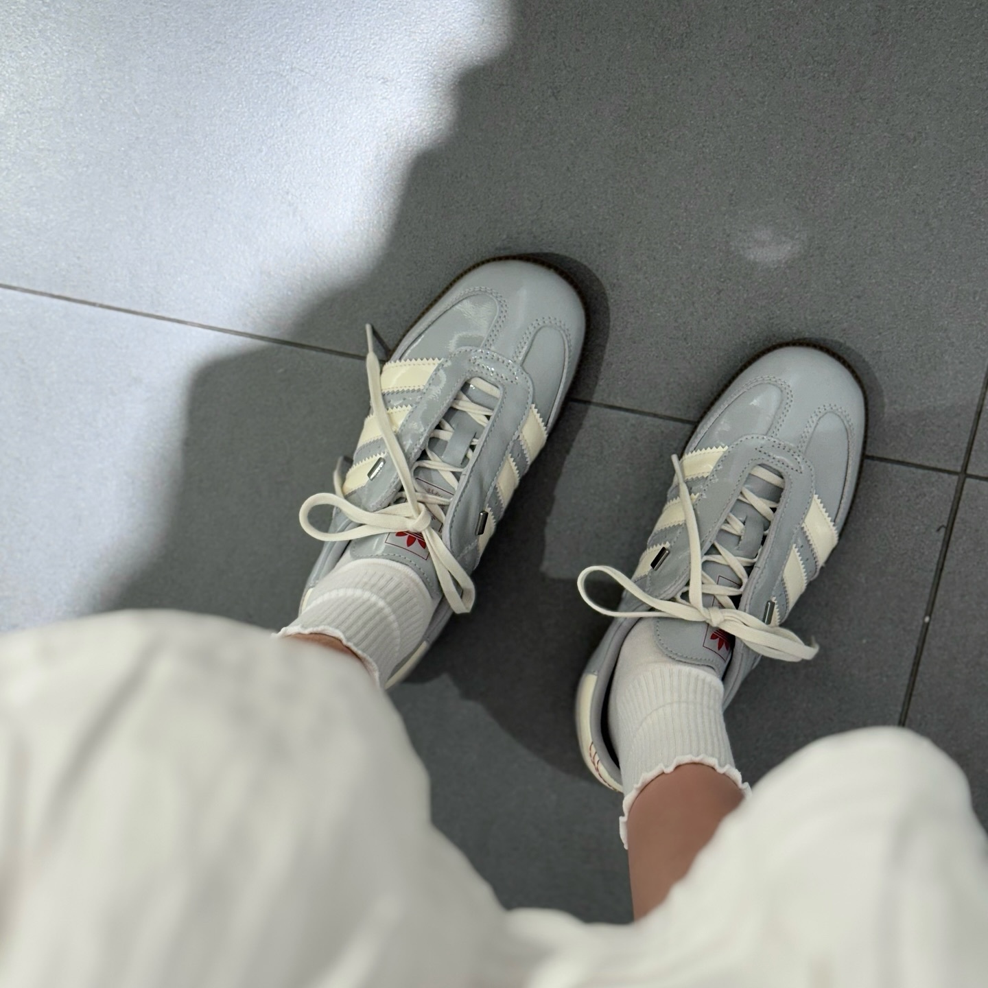 Adidas Originals Samba OG 水泥灰 光澤感 漆皮 白色 男女 復古鞋 JQ0012