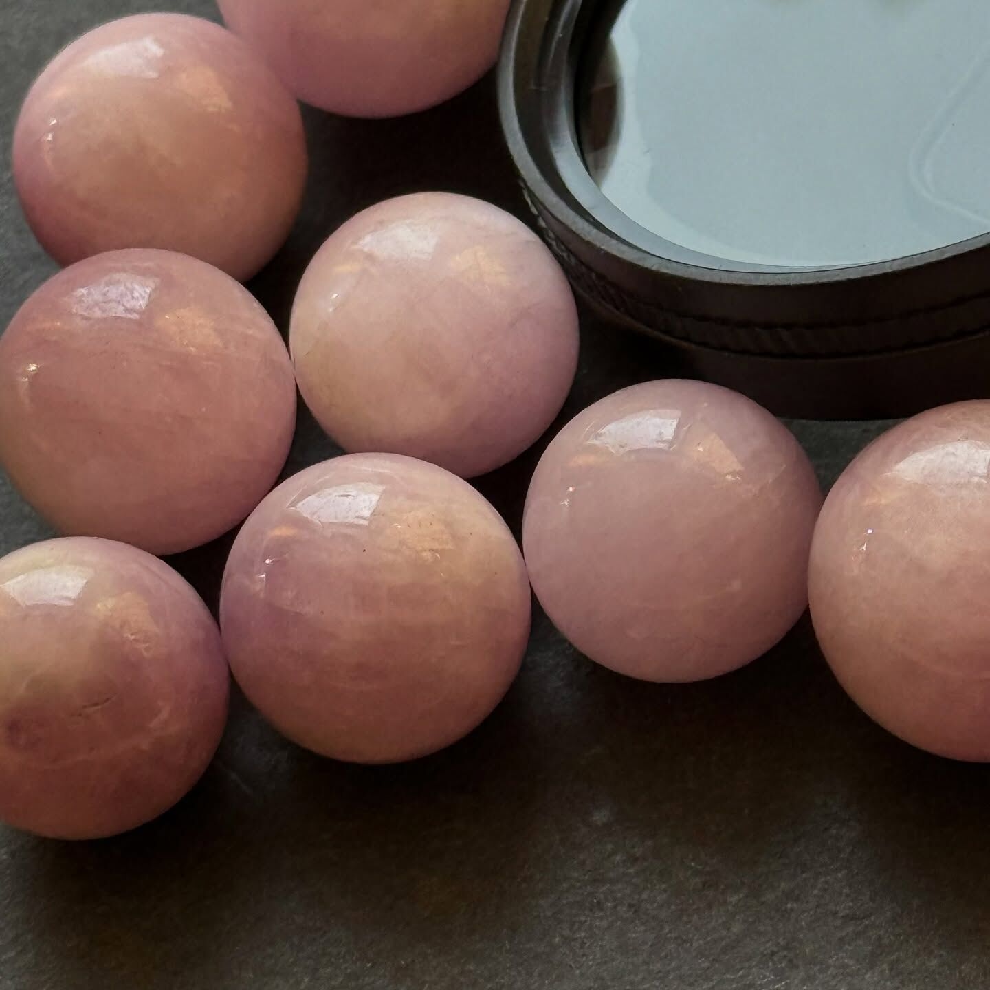 [原石] 紫鋰輝 水晶小球 約 20mm