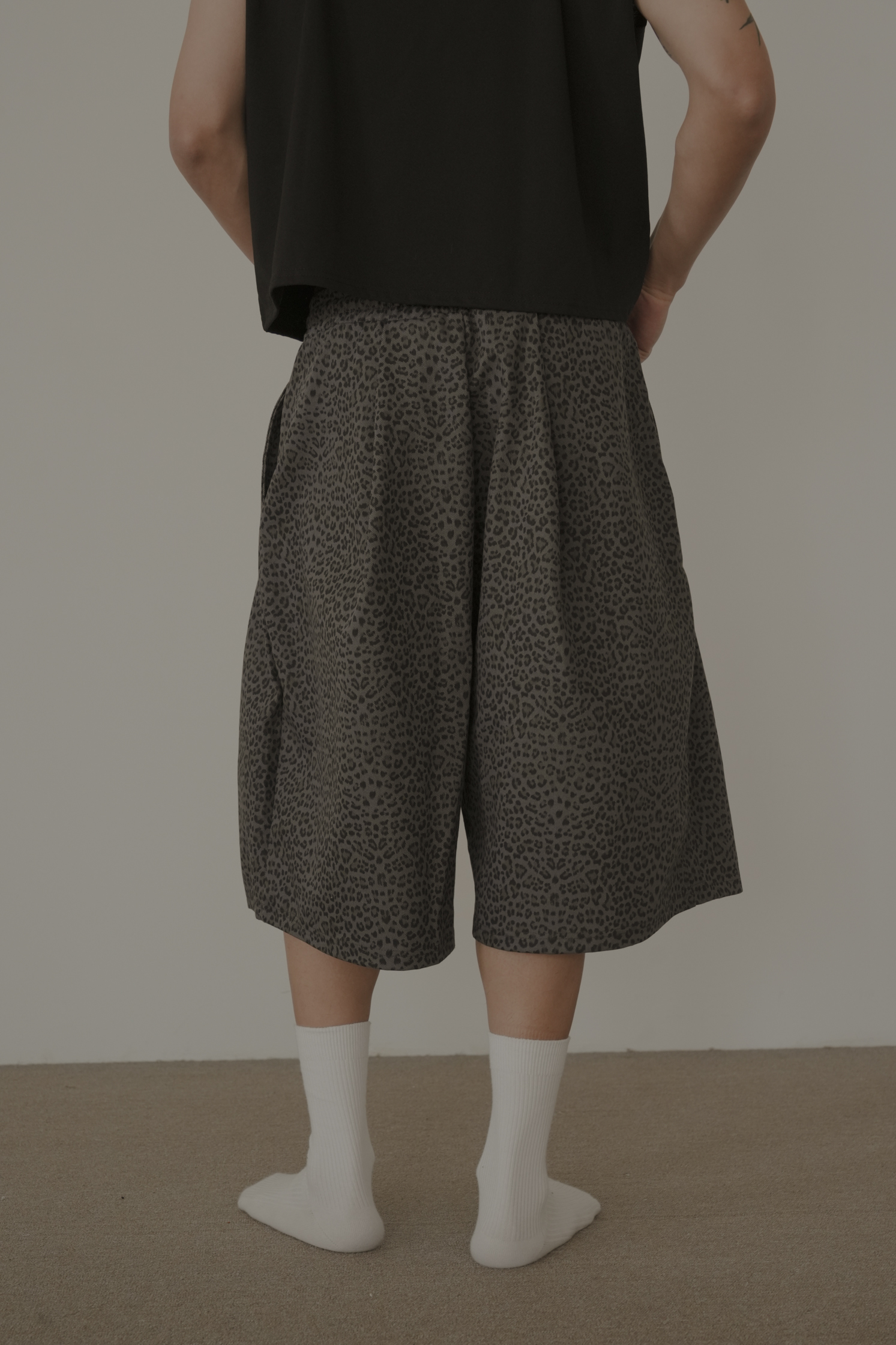 【Unisex】Leopard Shorts with Keyring #七分褲