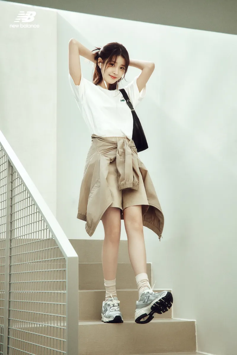 IU代言同款！NEW BALANCE 740 奶油銀藍