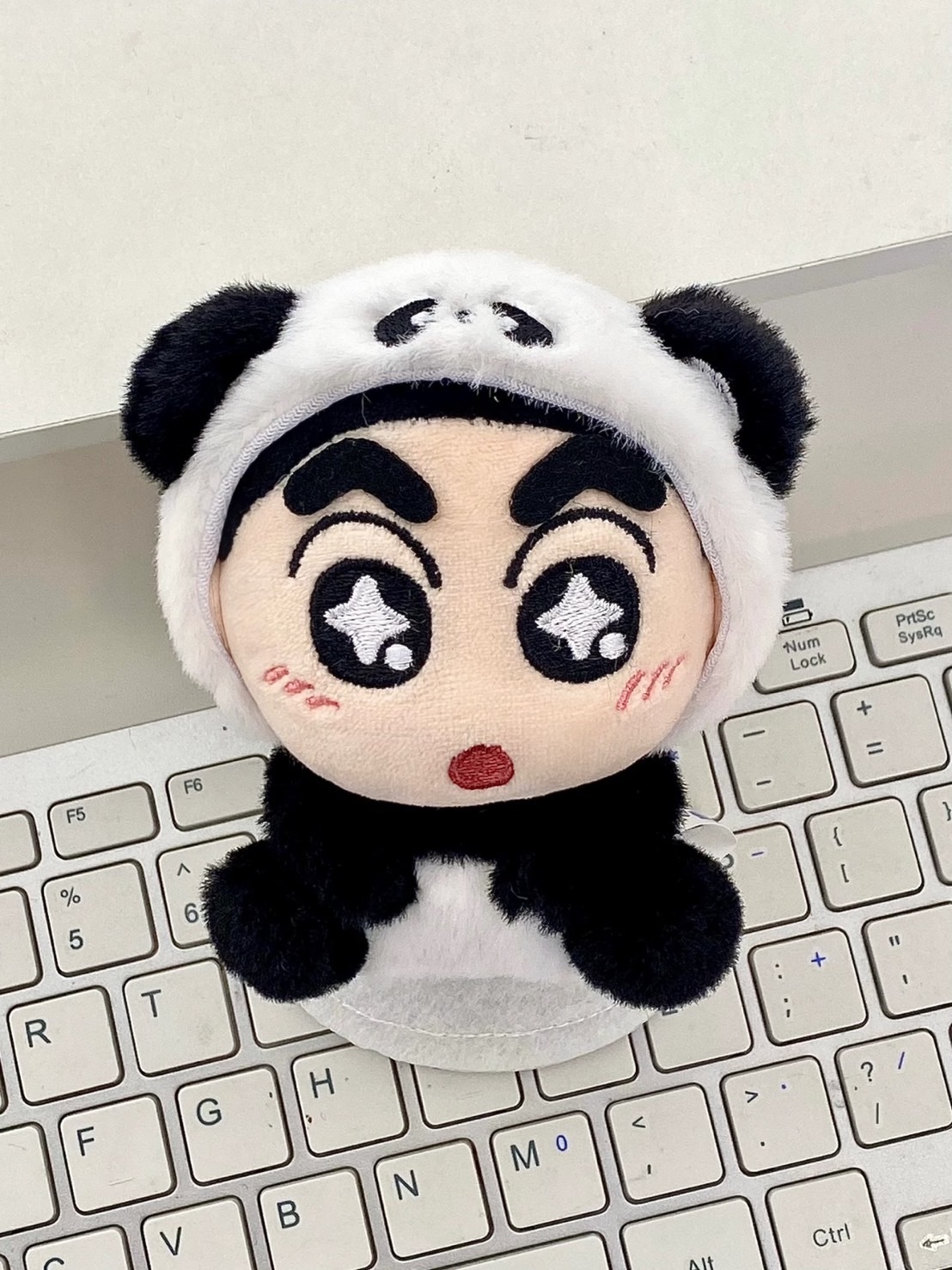 蠟筆小新 肩上小動物系列 毛絨吊飾 盲盒 FD203600